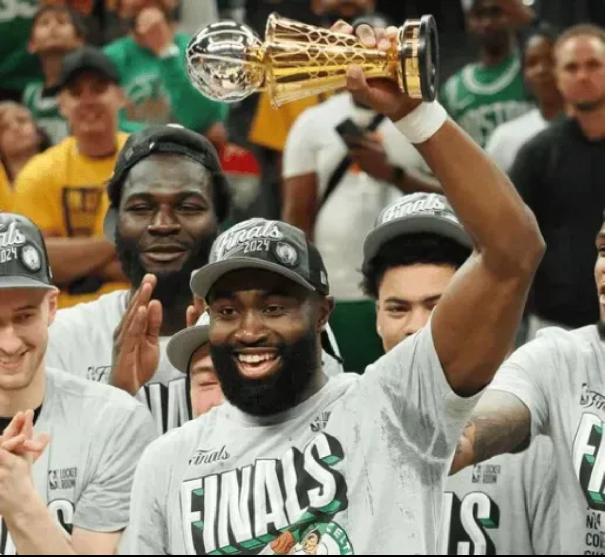 关于赛前体能课后，波士顿凯尔特人复出首秀备战NBA总决赛，管理层满意，年轻球员得到机会的信息