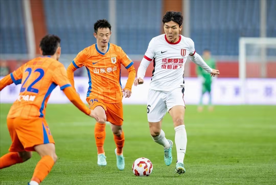 关于中超赛前再迎强敌，巴塞罗那战术微调，主帅态度：底气十足，阵容厚度经受考验的信息